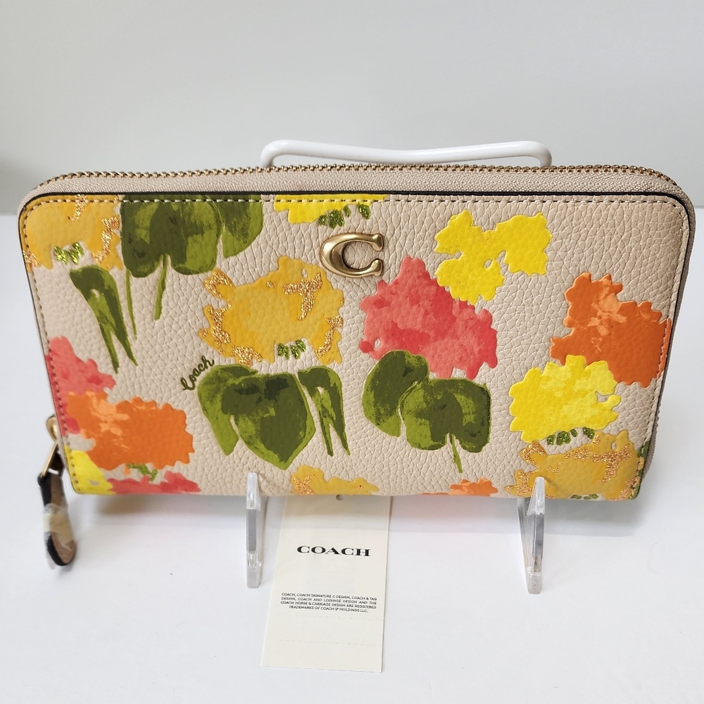 COACH Accordion Zip Wallet in a Floral RETRO Timeless Classic Print LEATHER NWT